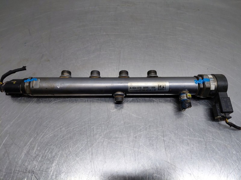 Recambio de rampa inyectora para mercedes-benz sprinter iii furgón fwd kl3a4 referencia OEM IAM A6540700095 A6540780049 