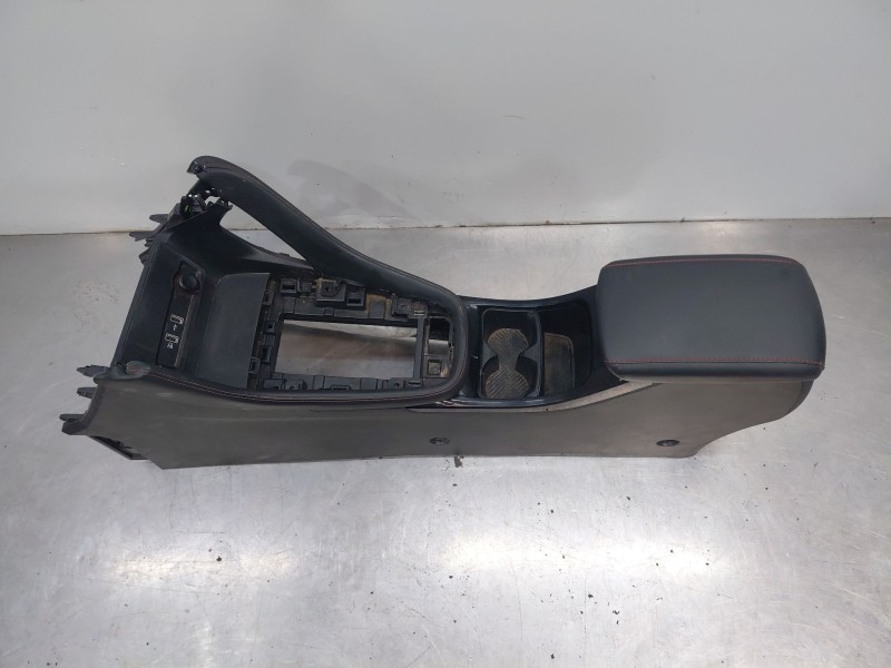 Recambio de apoyabrazos central para mg zs confort referencia OEM IAM   