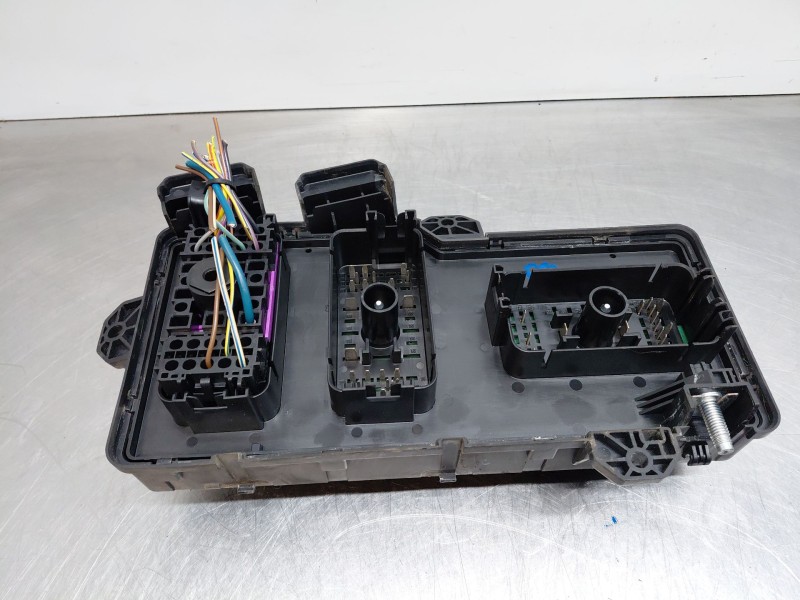 Recambio de caja reles / fusibles para land rover range rover evoque (l551) 2.0 d150 referencia OEM IAM   