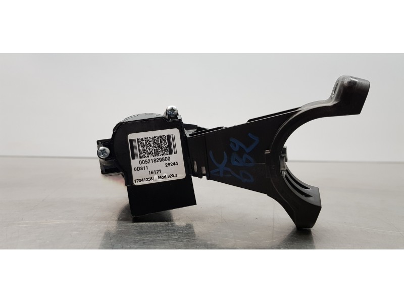 Recambio de antirrobo para jeep renegade limited 4x2 referencia OEM IAM 52182980  