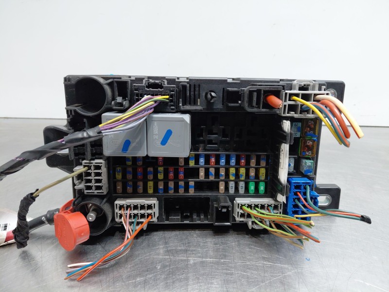 Recambio de caja reles / fusibles para land rover range rover evoque (l551) 2.0 d150 referencia OEM IAM   