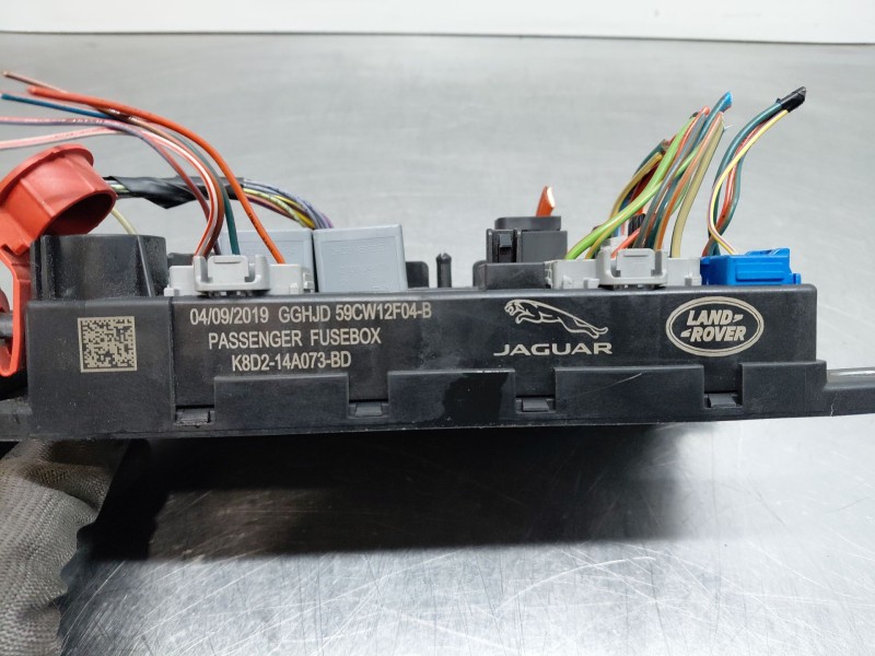 Recambio de caja reles / fusibles para land rover range rover evoque (l551) 2.0 d150 referencia OEM IAM   