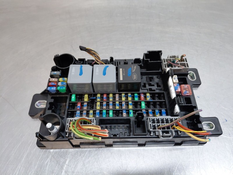 Recambio de caja reles / fusibles para land rover range rover evoque (l551) 2.0 d150 referencia OEM IAM   
