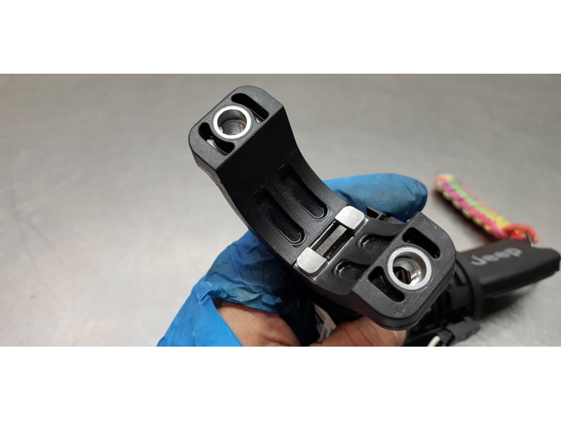 Recambio de antirrobo para jeep renegade limited 4x2 referencia OEM IAM 52182980  