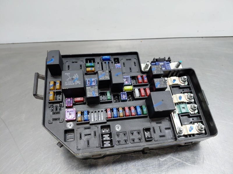Recambio de caja reles / fusibles para mg zs confort referencia OEM IAM   