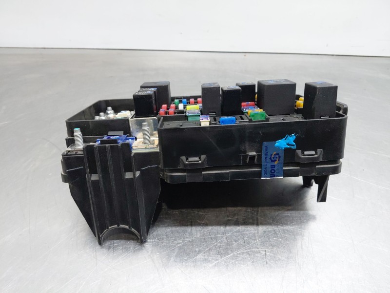 Recambio de caja reles / fusibles para mg zs confort referencia OEM IAM   