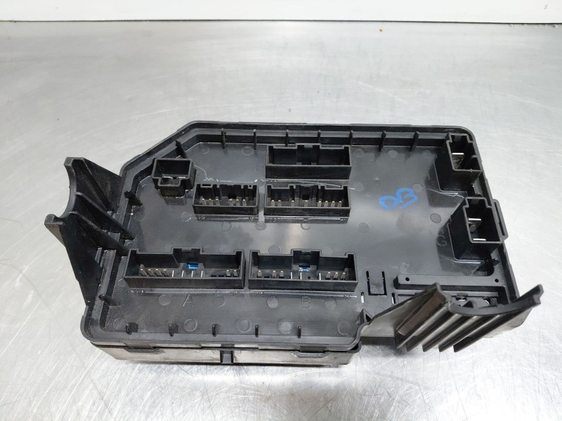 Recambio de caja reles / fusibles para mg zs confort referencia OEM IAM   