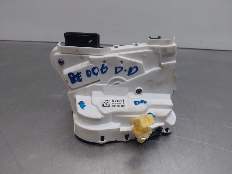 Recambio de cerradura puerta delantera derecha para mg zs confort referencia OEM IAM   