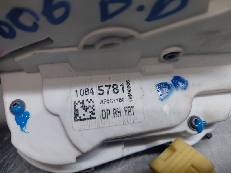 Recambio de cerradura puerta delantera derecha para mg zs confort referencia OEM IAM   