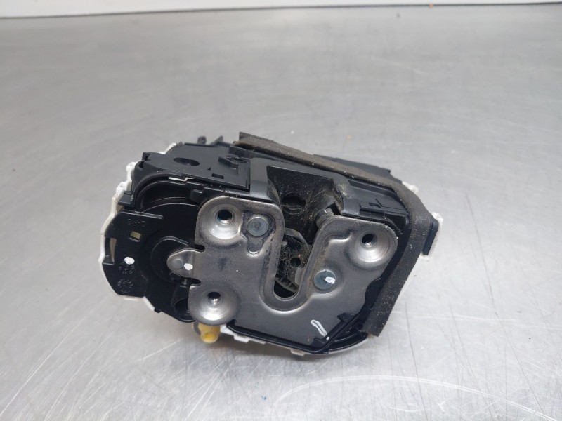 Recambio de cerradura puerta delantera derecha para mg zs confort referencia OEM IAM   