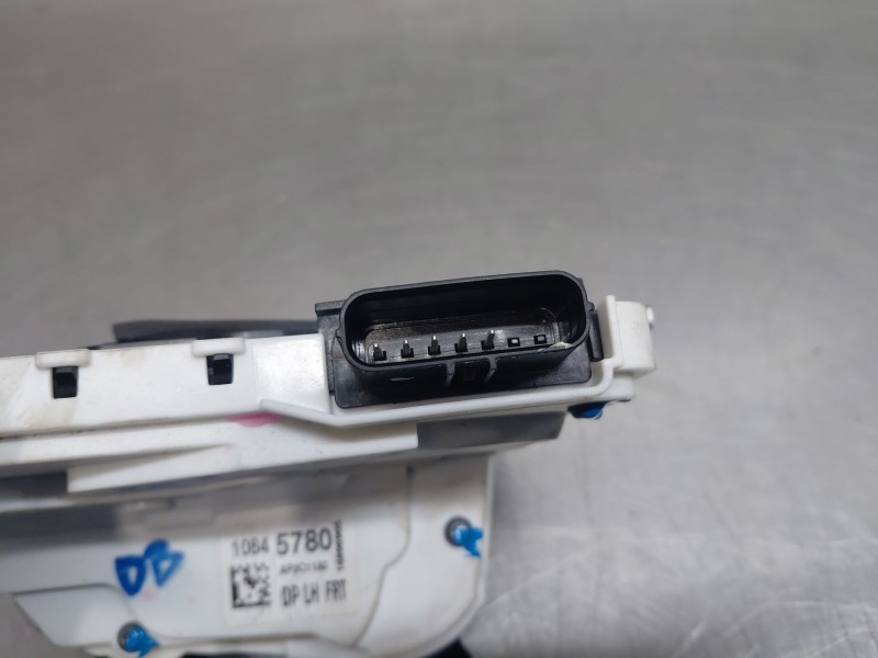 Recambio de cerradura puerta delantera izquierda para mg zs confort referencia OEM IAM   