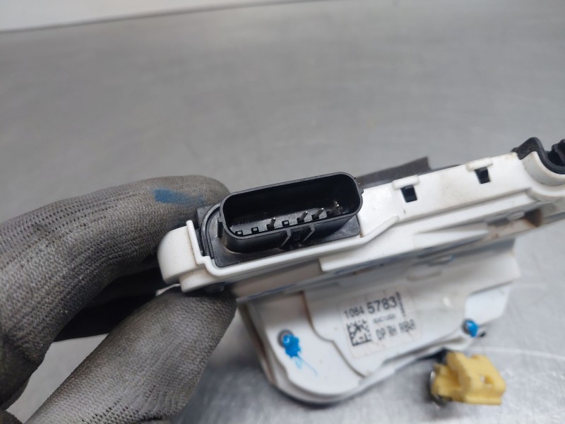 Recambio de cerradura puerta trasera derecha para mg zs confort referencia OEM IAM   