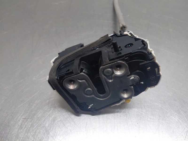 Recambio de cerradura puerta trasera izquierda para mg zs confort referencia OEM IAM   