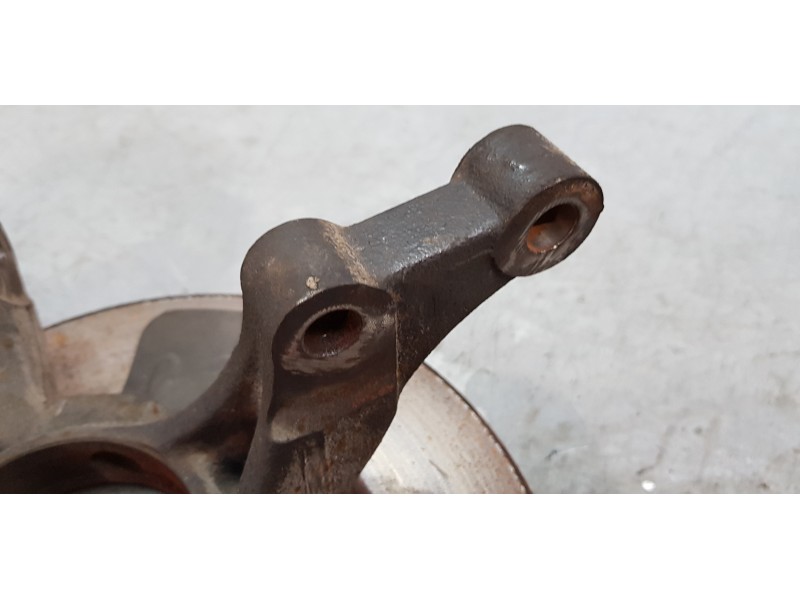 Recambio de mangueta delantera izquierda para kia carens ( ) concept referencia OEM IAM 51715A4001  