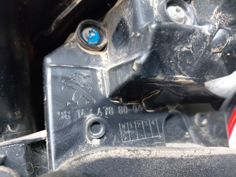 Recambio de piloto trasero izquierdo para peugeot 2008 i (cu_) 1.6 bluehdi 120 referencia OEM IAM   