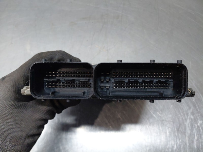 Recambio de centralita motor uce para volkswagen golf vi variant (aj5) comfortline referencia OEM IAM   