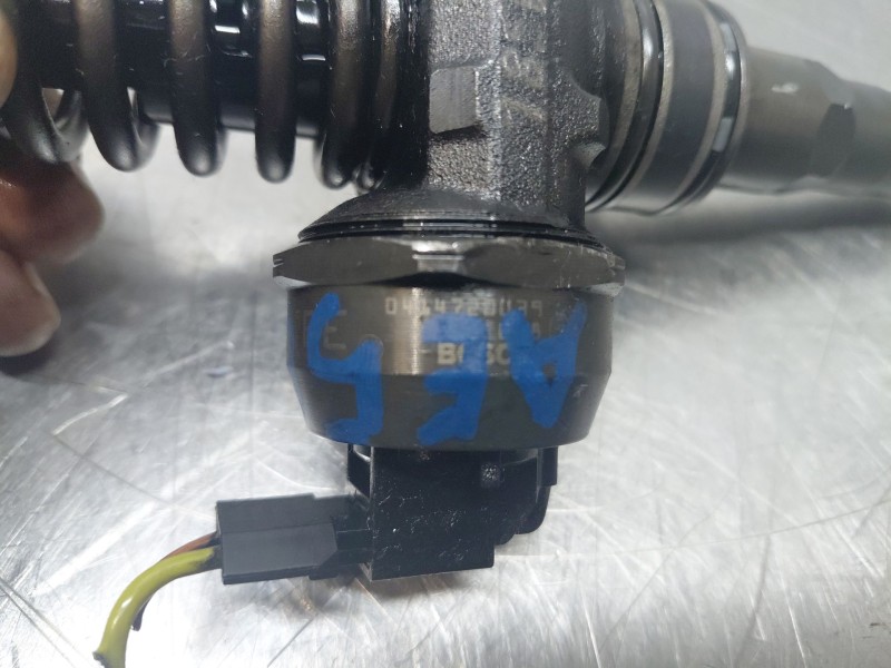 Recambio de inyector para seat leon (1m1) 1.9 tdi referencia OEM IAM 038130073AL  