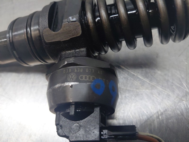 Recambio de inyector para seat leon (1m1) 1.9 tdi referencia OEM IAM 038130073AL  