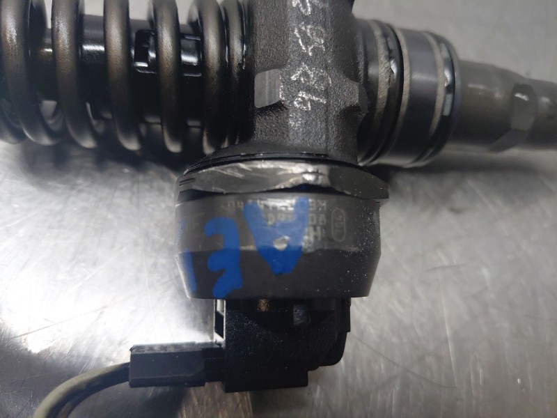 Recambio de inyector para seat leon (1m1) 1.9 tdi referencia OEM IAM 038130073AL  