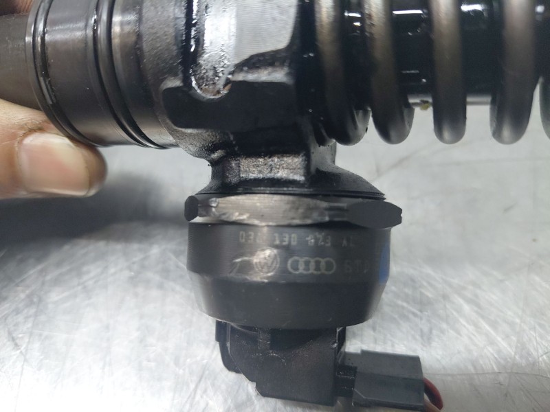 Recambio de inyector para seat leon (1m1) 1.9 tdi referencia OEM IAM 038130073AL  