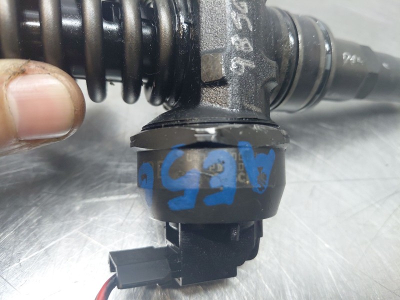 Recambio de inyector para seat leon (1m1) 1.9 tdi referencia OEM IAM 038130073AL  