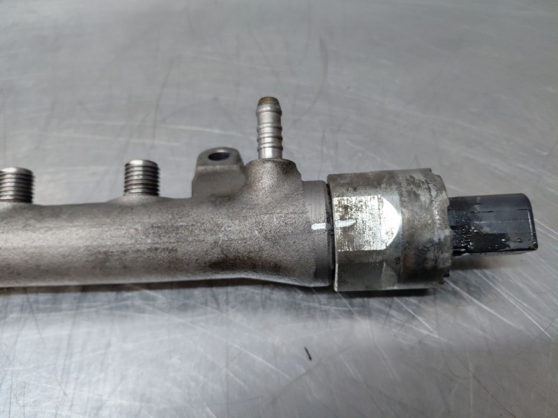 Recambio de rampa inyectora para volkswagen golf vi variant (aj5) comfortline referencia OEM IAM   