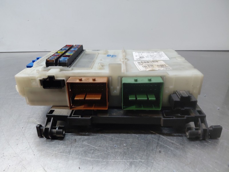Recambio de caja reles / fusibles para ford s-max (wa6) 2.0 tdci referencia OEM IAM   