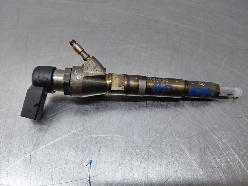 Recambio de inyector para renault scenic iv intens referencia OEM IAM 166006212R  