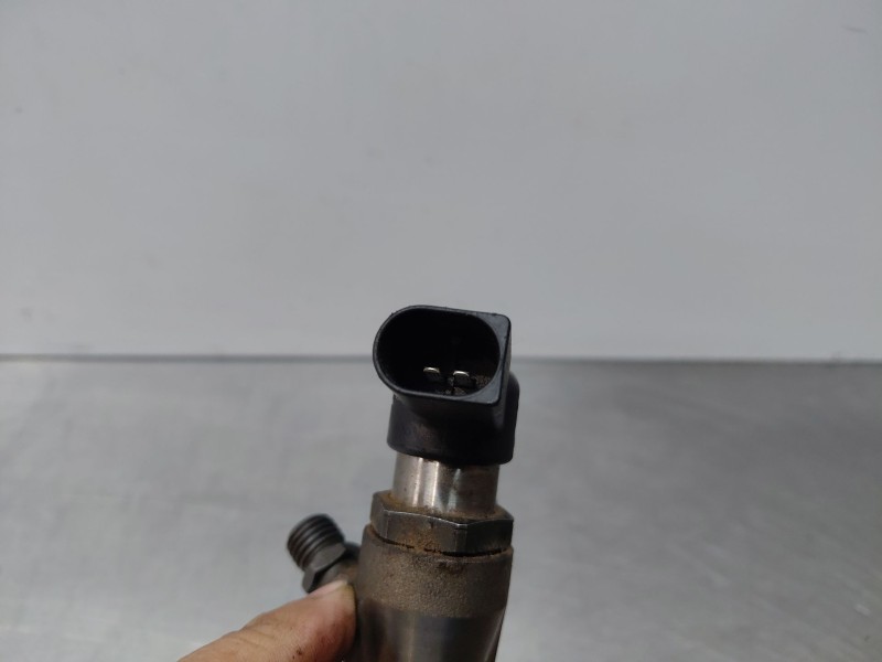 Recambio de inyector para renault scenic iv intens referencia OEM IAM 166006212R  