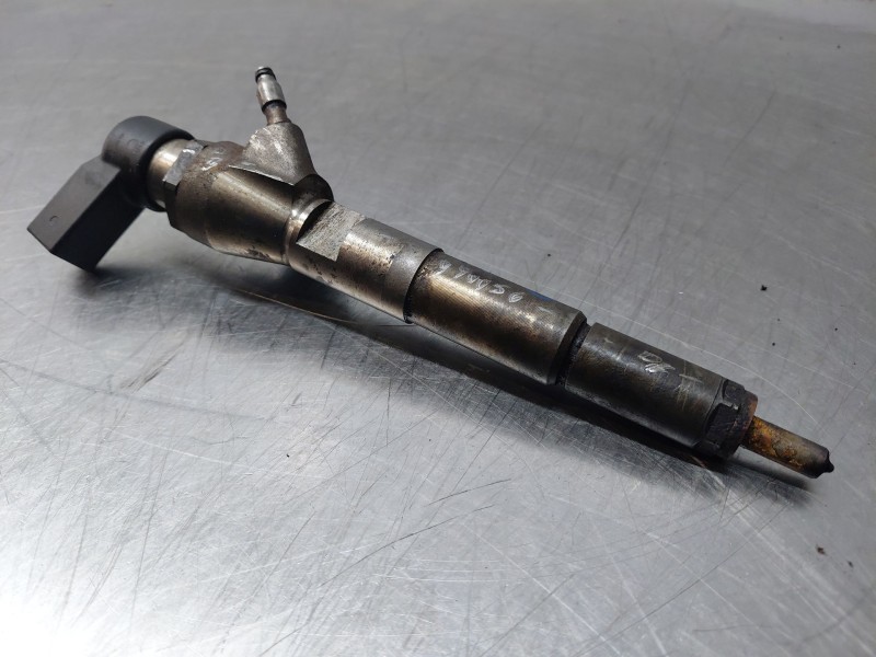 Recambio de inyector para renault scenic iv intens referencia OEM IAM 166006212R  