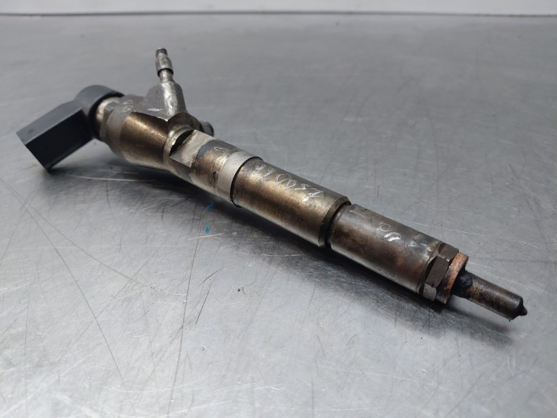 Recambio de inyector para renault scenic iv intens referencia OEM IAM 166006212R  