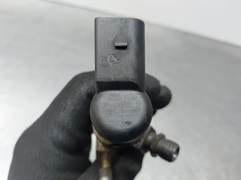 Recambio de inyector para renault scenic iv intens referencia OEM IAM 166006212R  