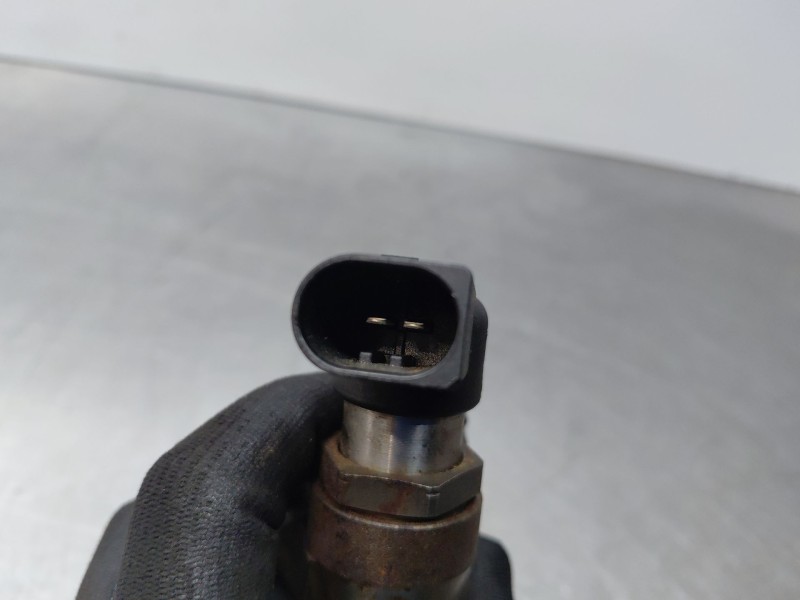 Recambio de inyector para renault scenic iv intens referencia OEM IAM 166006212R  