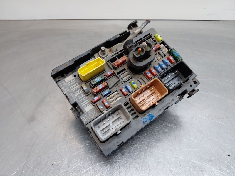 Recambio de caja reles / fusibles para peugeot 5008 (0u_, 0e_) 1.6 hdi referencia OEM IAM   