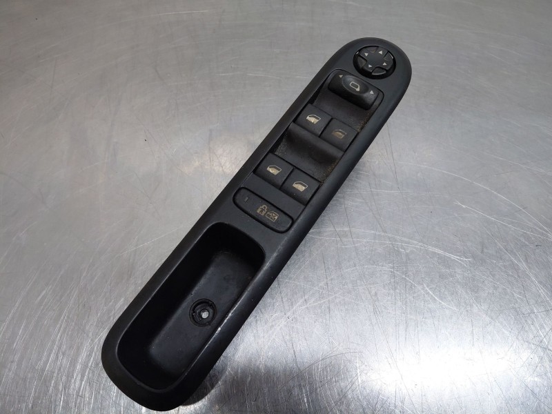 Recambio de mando elevalunas delantero izquierdo para peugeot 5008 (0u_, 0e_) 1.6 hdi referencia OEM IAM   