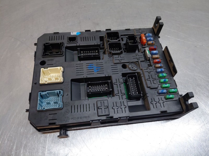 Recambio de caja reles / fusibles para peugeot 5008 (0u_, 0e_) 1.6 hdi referencia OEM IAM   
