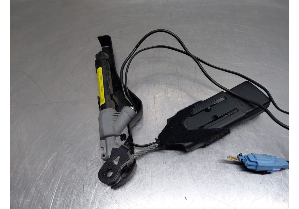 Recambio de pretensor airbag izquierdo para citroën c3 i (fc_, fn_) 1.4 hdi referencia OEM IAM   
