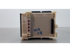 Recambio de caja reles / fusibles para toyota rav4 hybrid 4x2 advance referencia OEM IAM 8273042890  