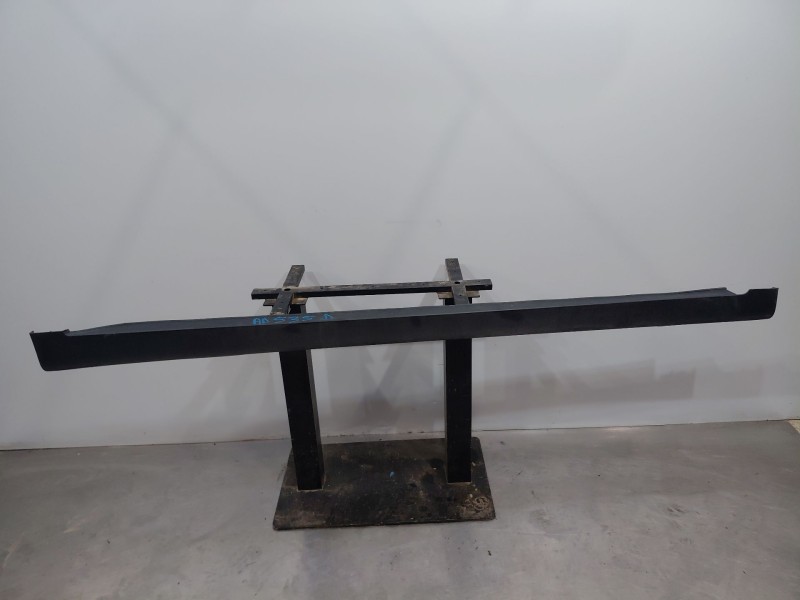 Recambio de faldon lateral para kia niro concept referencia OEM IAM   