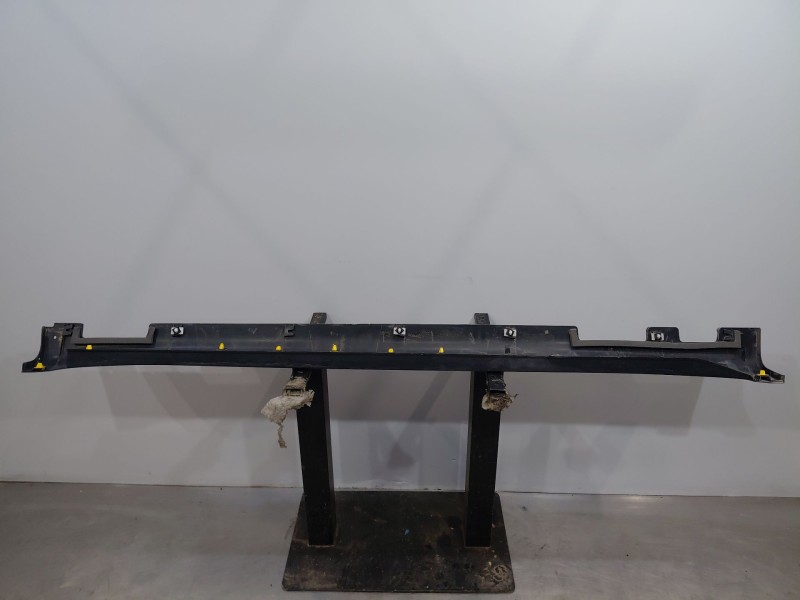 Recambio de faldon lateral para kia niro concept referencia OEM IAM   