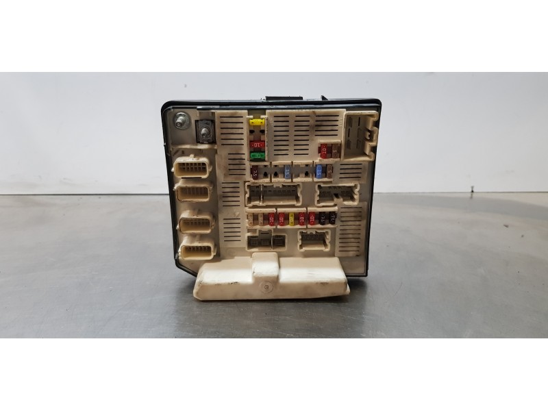 Recambio de caja reles / fusibles para renault megane ii berlina 3p gt referencia OEM IAM 8200481863H   Recambio de caja reles / fusibles para renault megane ii berlina 3p gt referencia OEM IAM 8200481863H