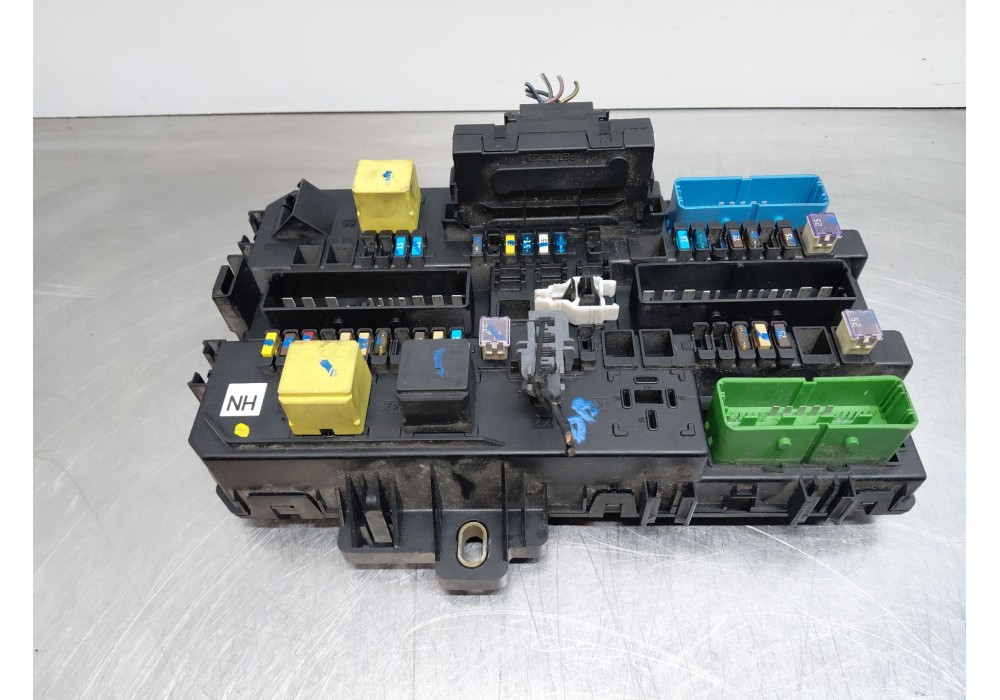 Recambio de caja reles / fusibles para opel zafira / zafira family b (a05) 1.9 cdti (m75) referencia OEM IAM   