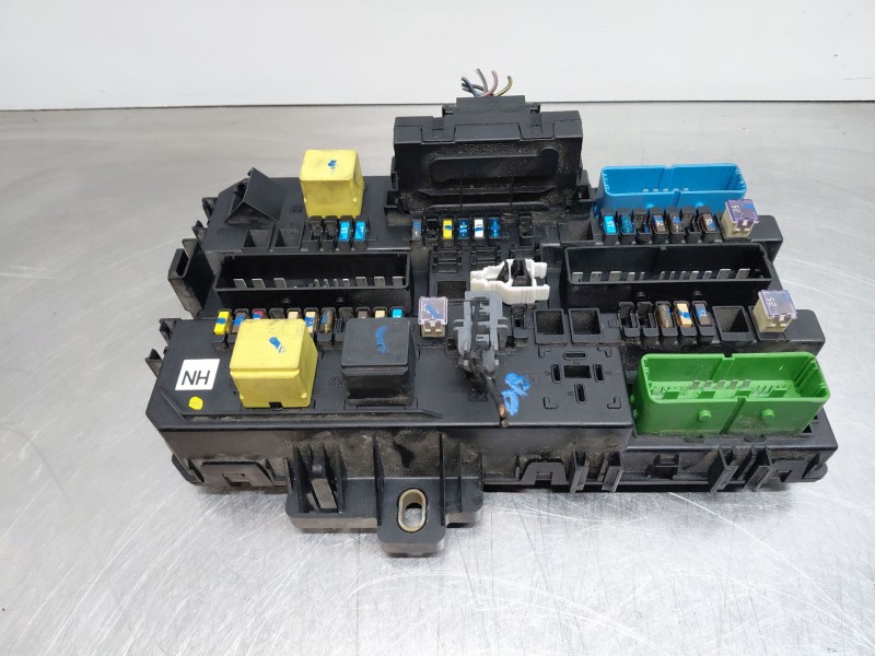 Recambio de caja reles / fusibles para opel zafira / zafira family b (a05) 1.9 cdti (m75) referencia OEM IAM   