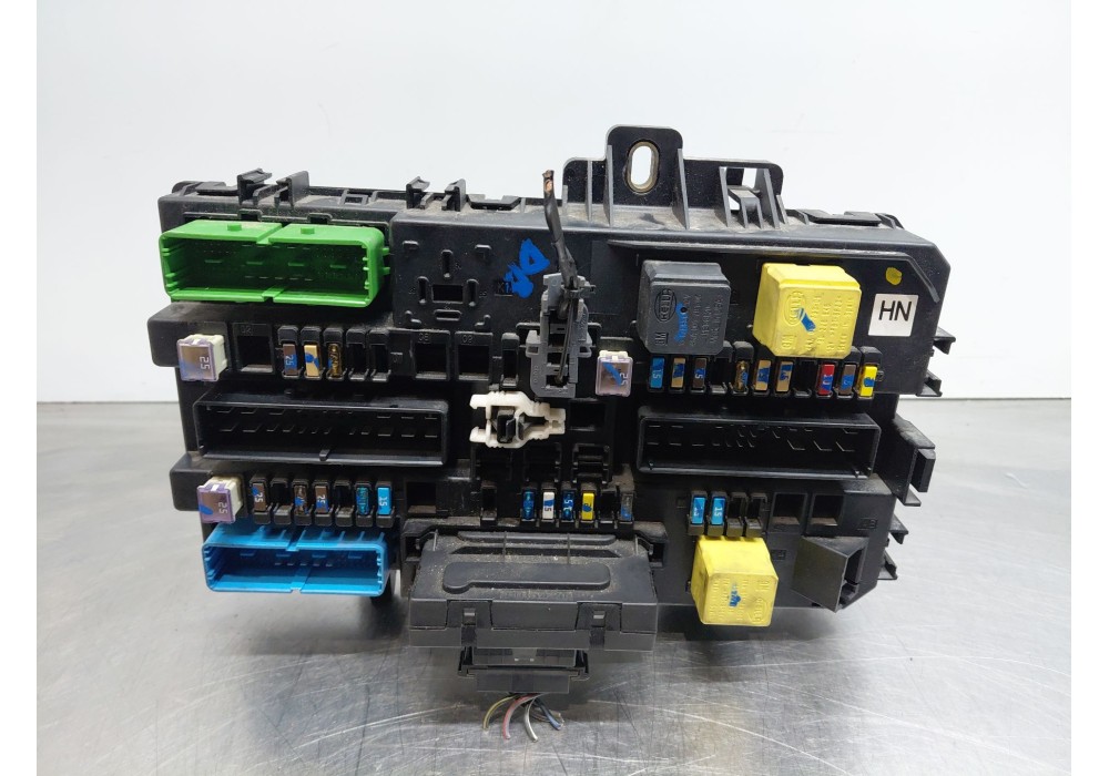 Recambio de caja reles / fusibles para opel zafira / zafira family b (a05) 1.9 cdti (m75) referencia OEM IAM   