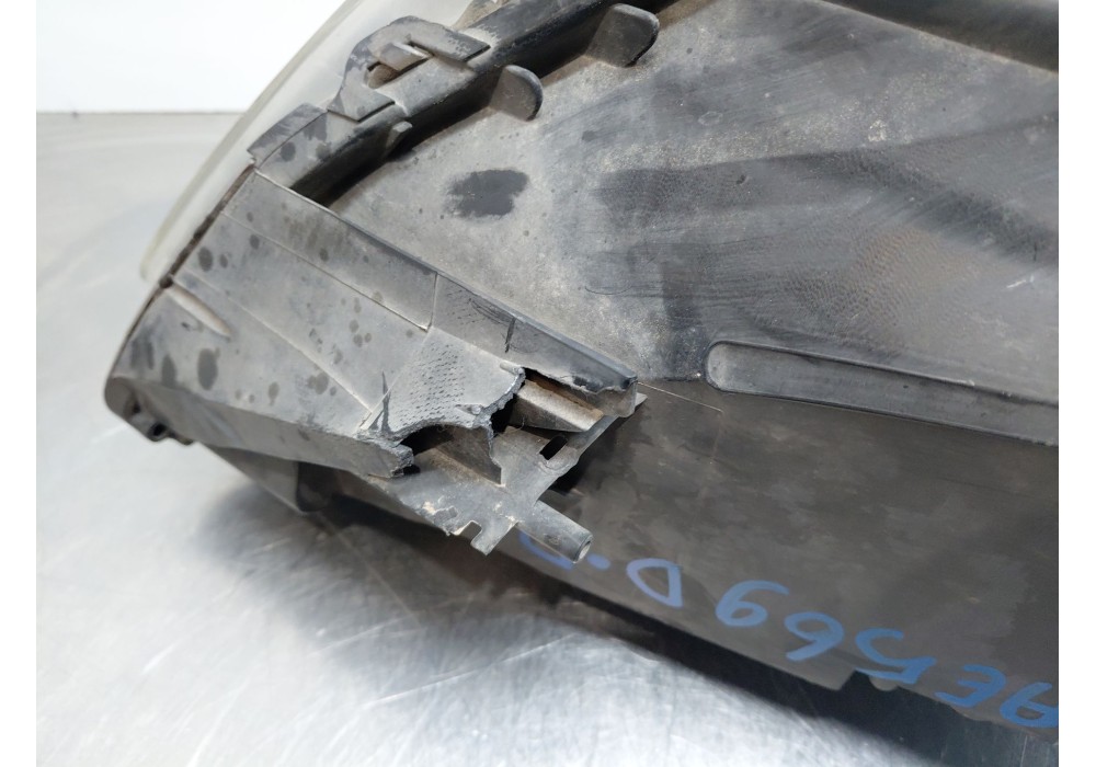 Recambio de faro derecho para opel zafira / zafira family b (a05) 1.9 cdti (m75) referencia OEM IAM   
