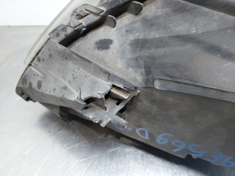 Recambio de faro derecho para opel zafira / zafira family b (a05) 1.9 cdti (m75) referencia OEM IAM   