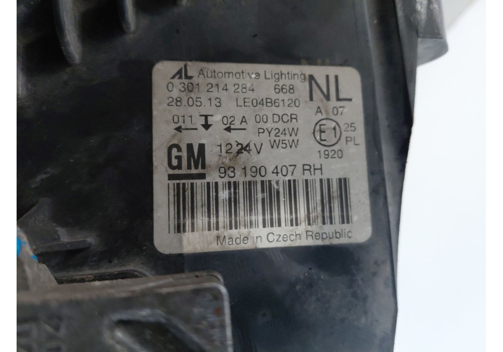 Recambio de faro derecho para opel zafira / zafira family b (a05) 1.9 cdti (m75) referencia OEM IAM   