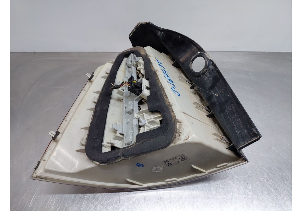 Recambio de piloto trasero derecho para opel zafira / zafira family b (a05) 1.9 cdti (m75) referencia OEM IAM   