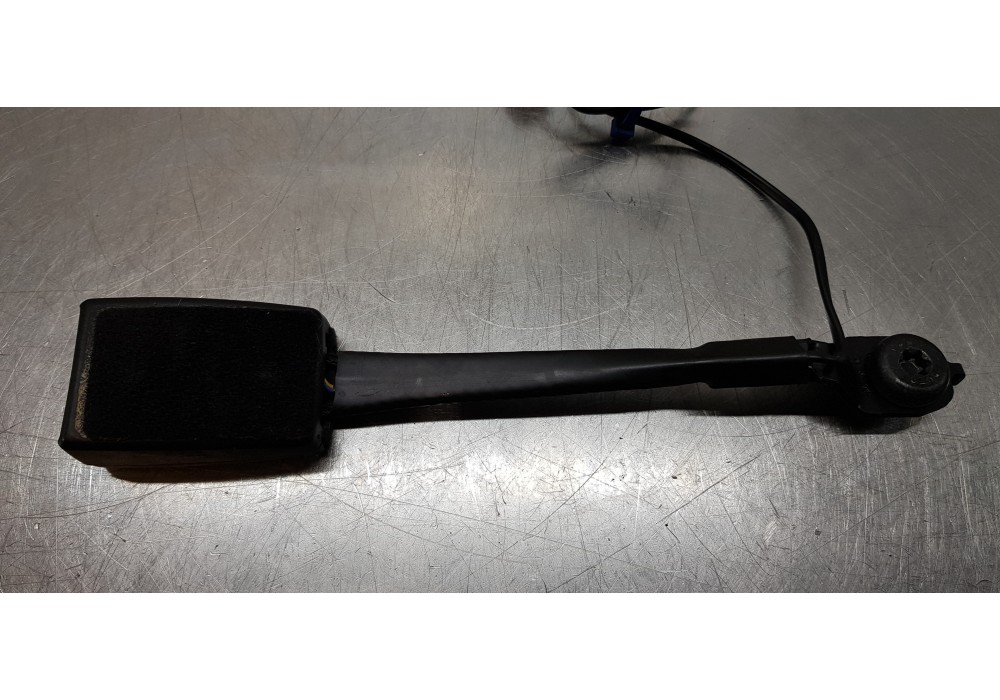 Recambio de enganche del cinturon delantero der para ford focus lim. (cb8) trend referencia OEM IAM 1852179 BM5161208ABW 