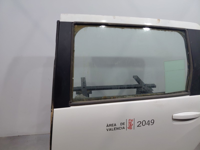 Recambio de puerta trasera izquierda para dacia lodgy laureate referencia OEM IAM 821017323R  